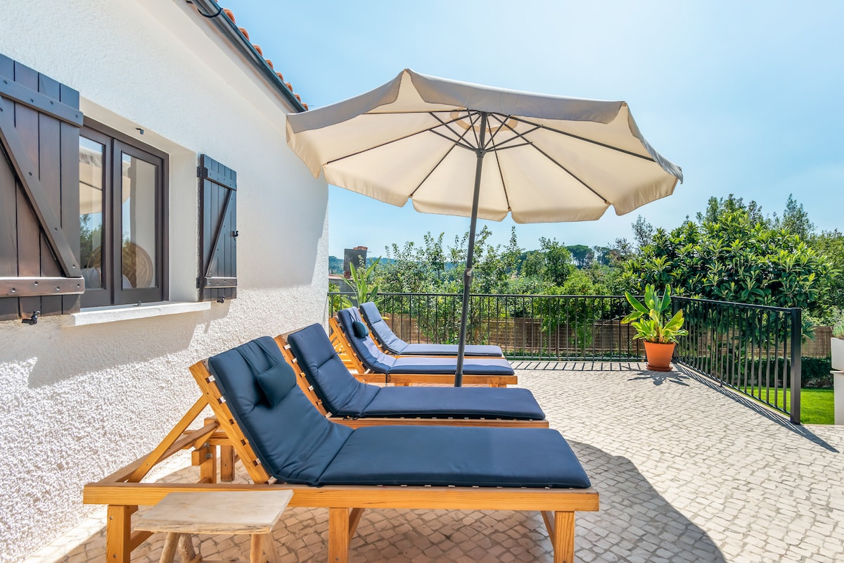 Casa dos Duques pool and garden
